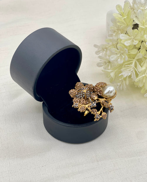 Shop the Ruqaiyya Elegant Ring from Zarosh Jewel