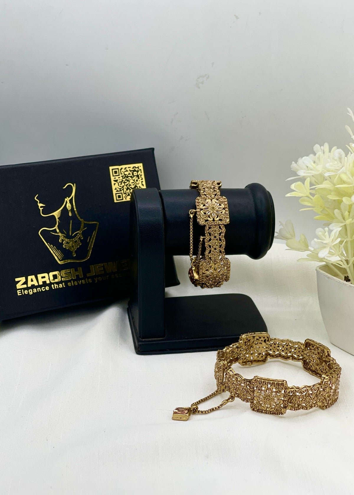 Shop the Sabaya Openable Bangle Set from Zarosh Jewel