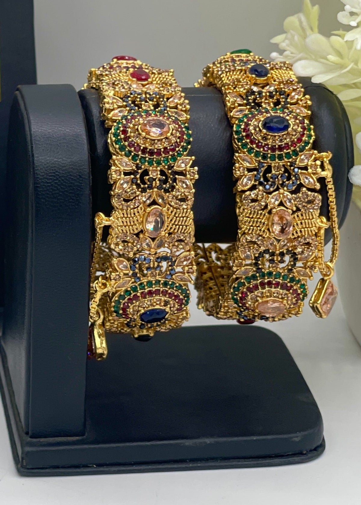 Shop the SAFA Openable Bangle Set from Zarosh Jewel