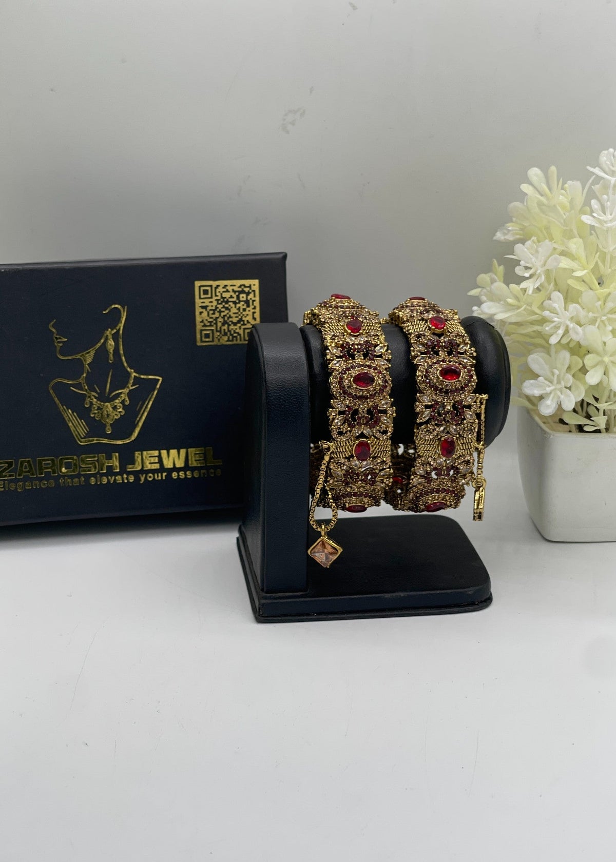Shop the SAFA Openable Bangle Set from Zarosh Jewel