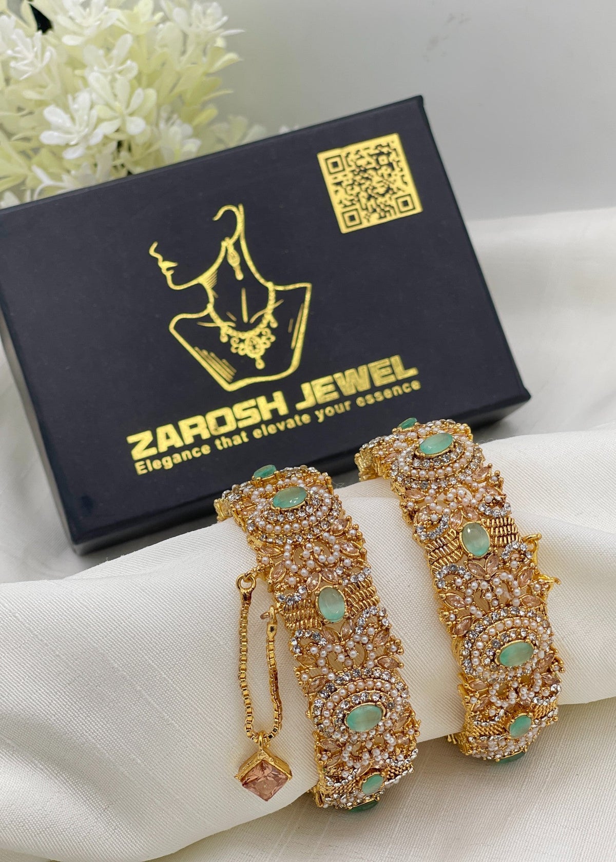 Shop the SAFA Openable Bangle Set from Zarosh Jewel