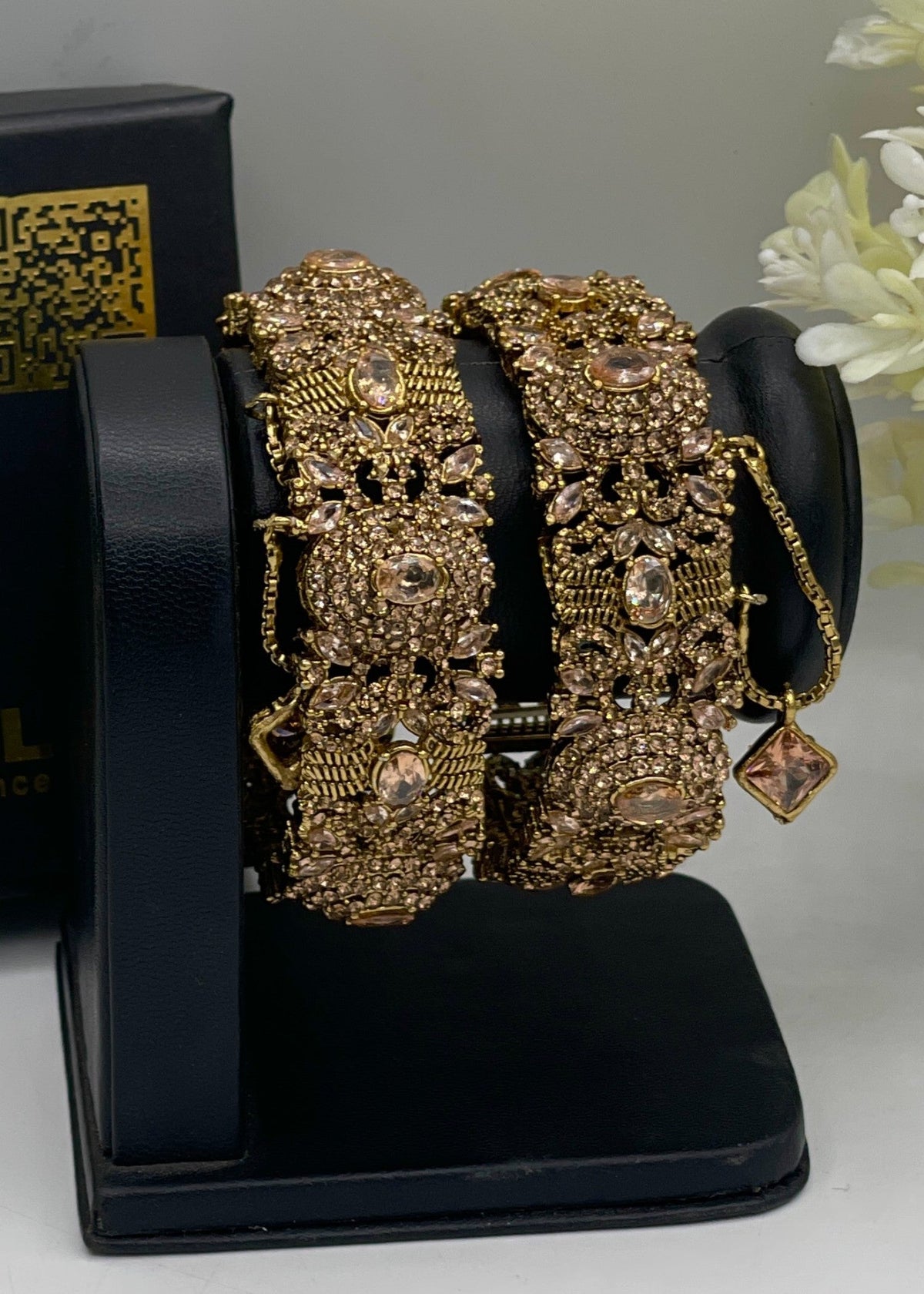 Shop the SAFA Openable Bangle Set from Zarosh Jewel