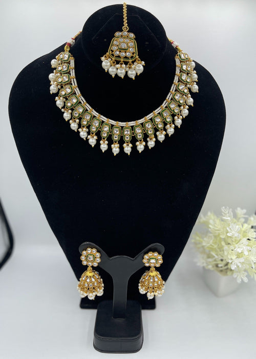 Shop the Sahar Kundan Necklace Set from Zarosh Jewel