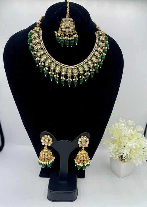 Shop the Sahar Kundan Necklace Set from Zarosh Jewel