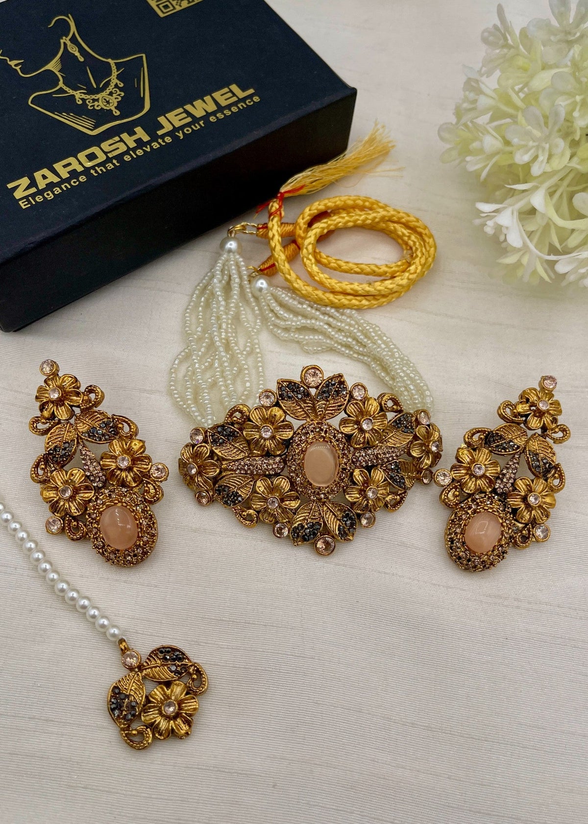Shop the Samavia Choker set from Zarosh Jewel