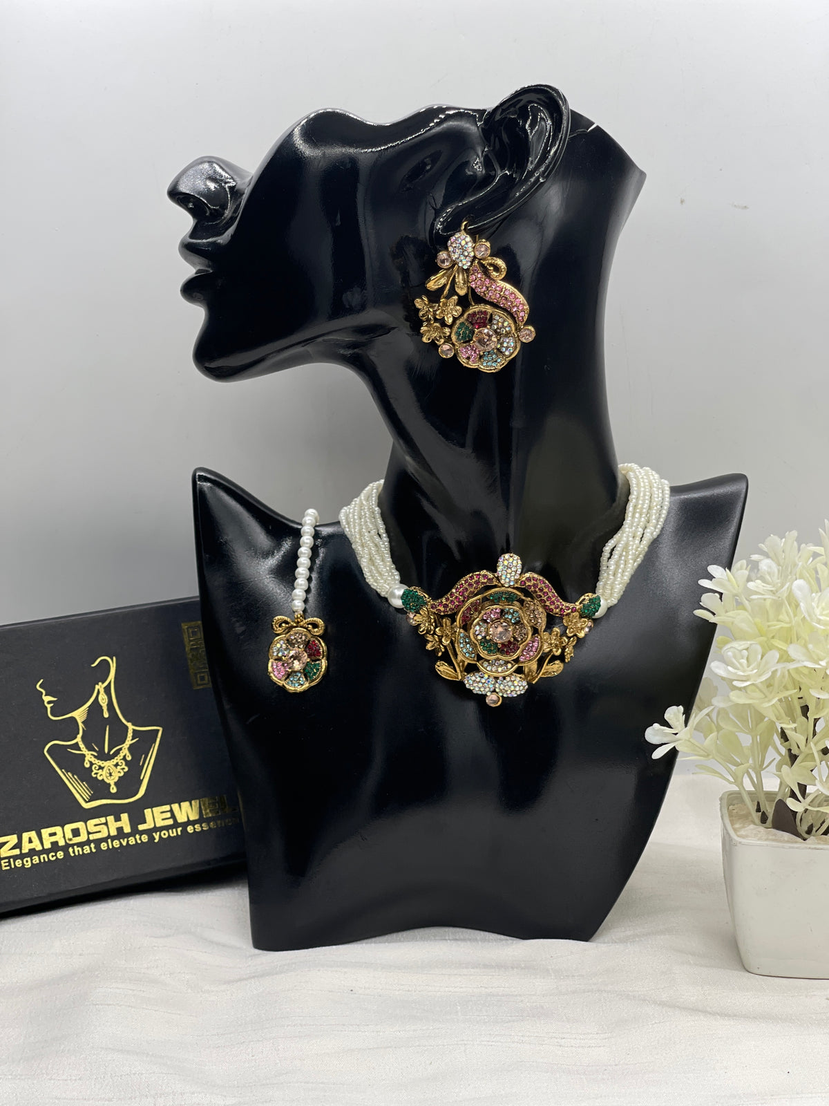 Shop the Samreen Choker Set from Zarosh Jewel