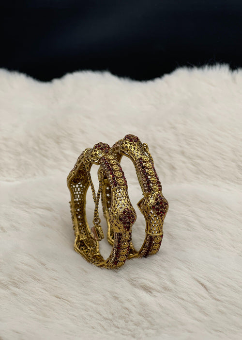 Shop the Sanam Bangle Set from Zarosh Jewel