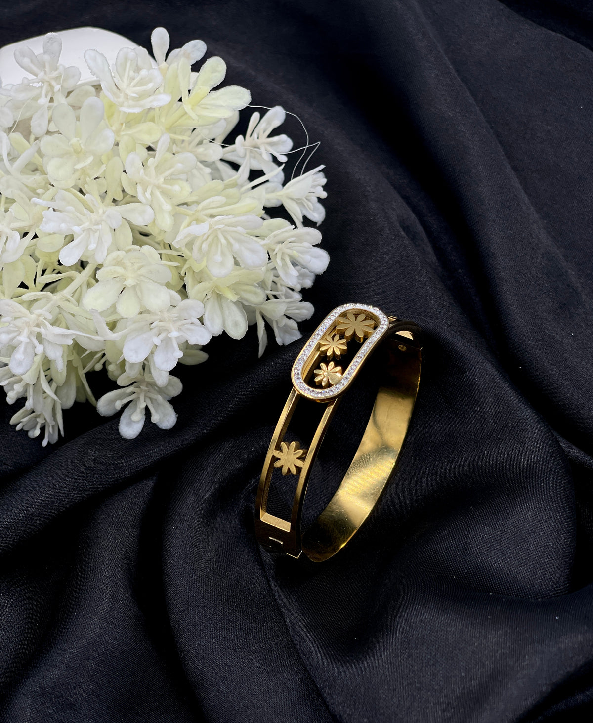 Shop the Sawera Openable Bracelet from Zarosh Jewel