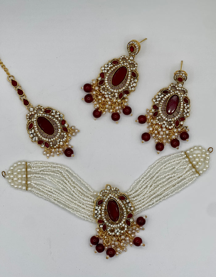 Shop the Serenelle Pearl Glow Choker Set from Zarosh Jewel