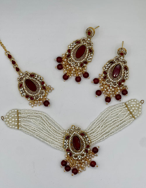 Shop the Serenelle Pearl Glow Choker Set from Zarosh Jewel