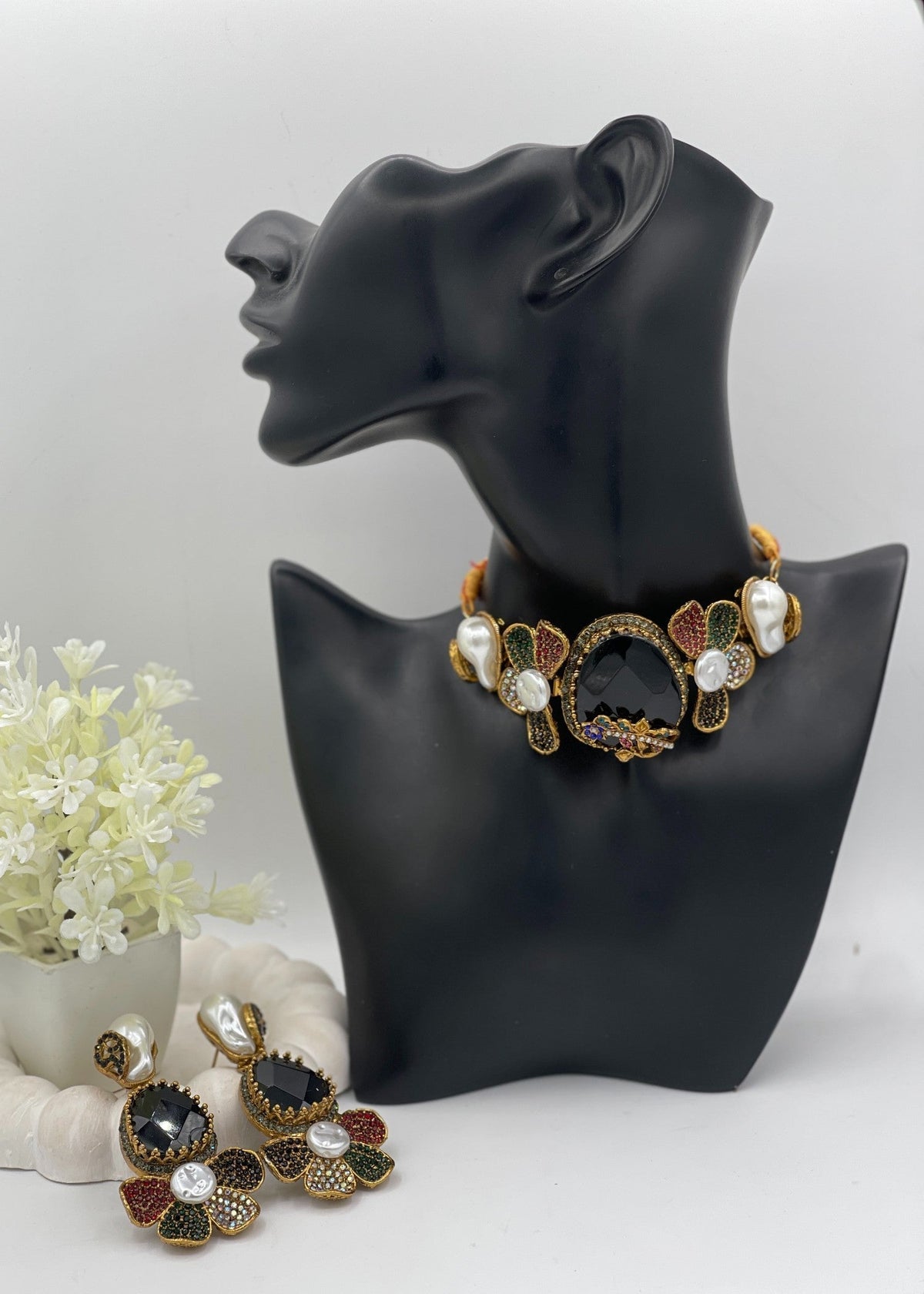 Shop the Shabana Choker Set from Zarosh Jewel