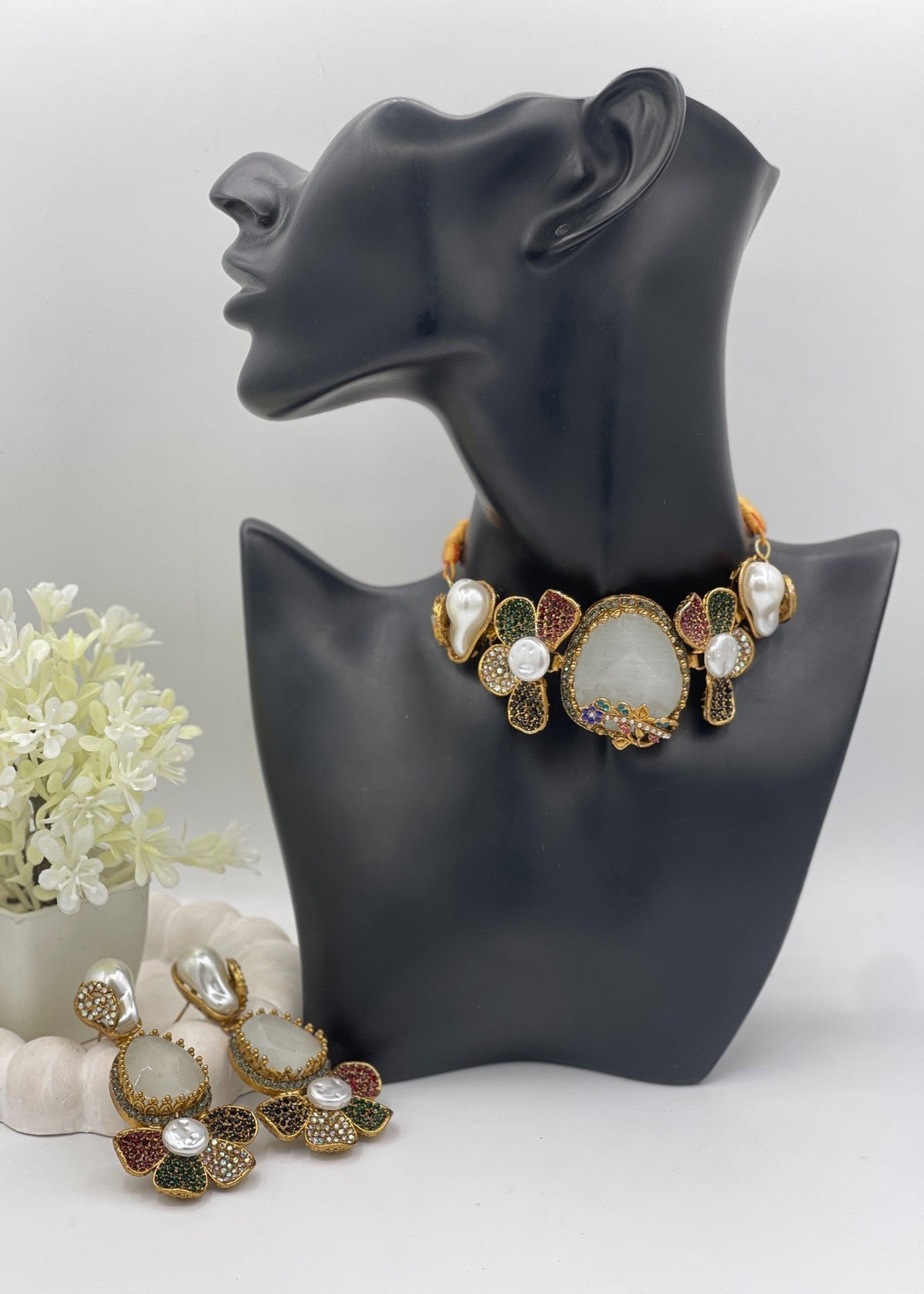 Shop the Shabana Choker Set from Zarosh Jewel