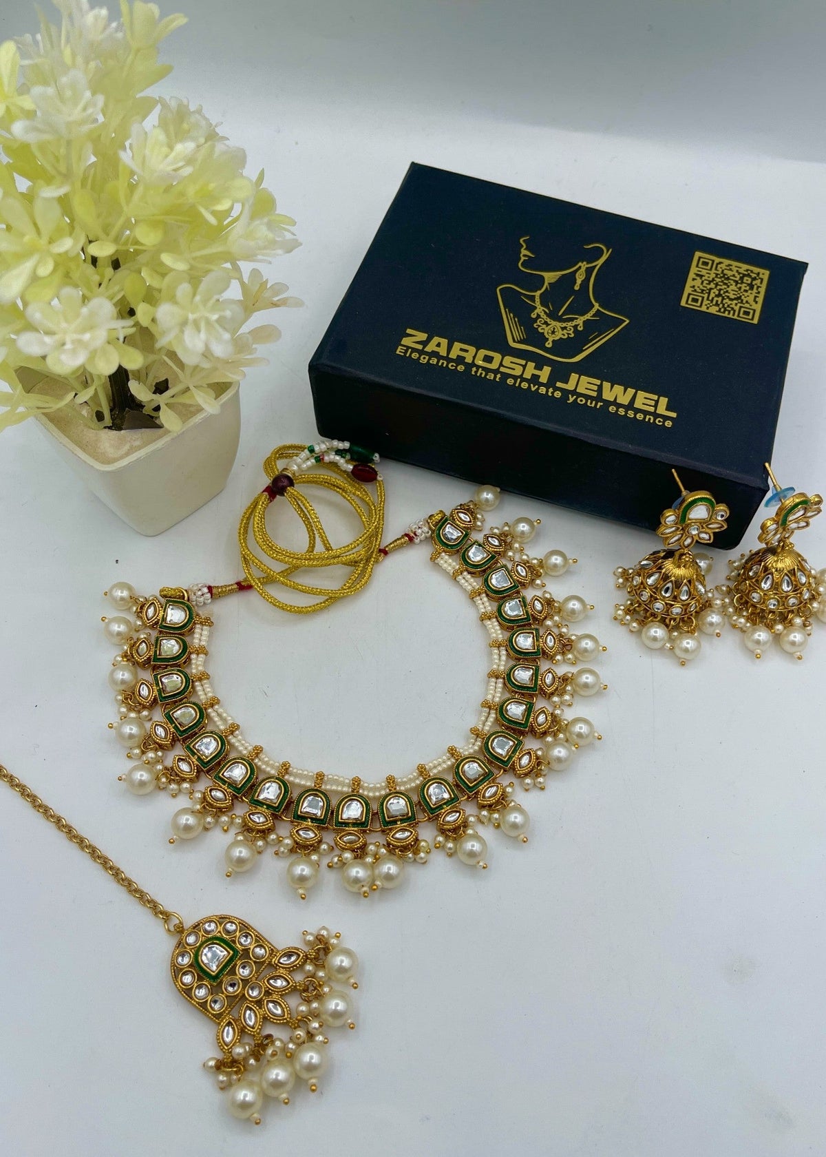 Shop the Shahi Kundan Necklace Set from Zarosh Jewel