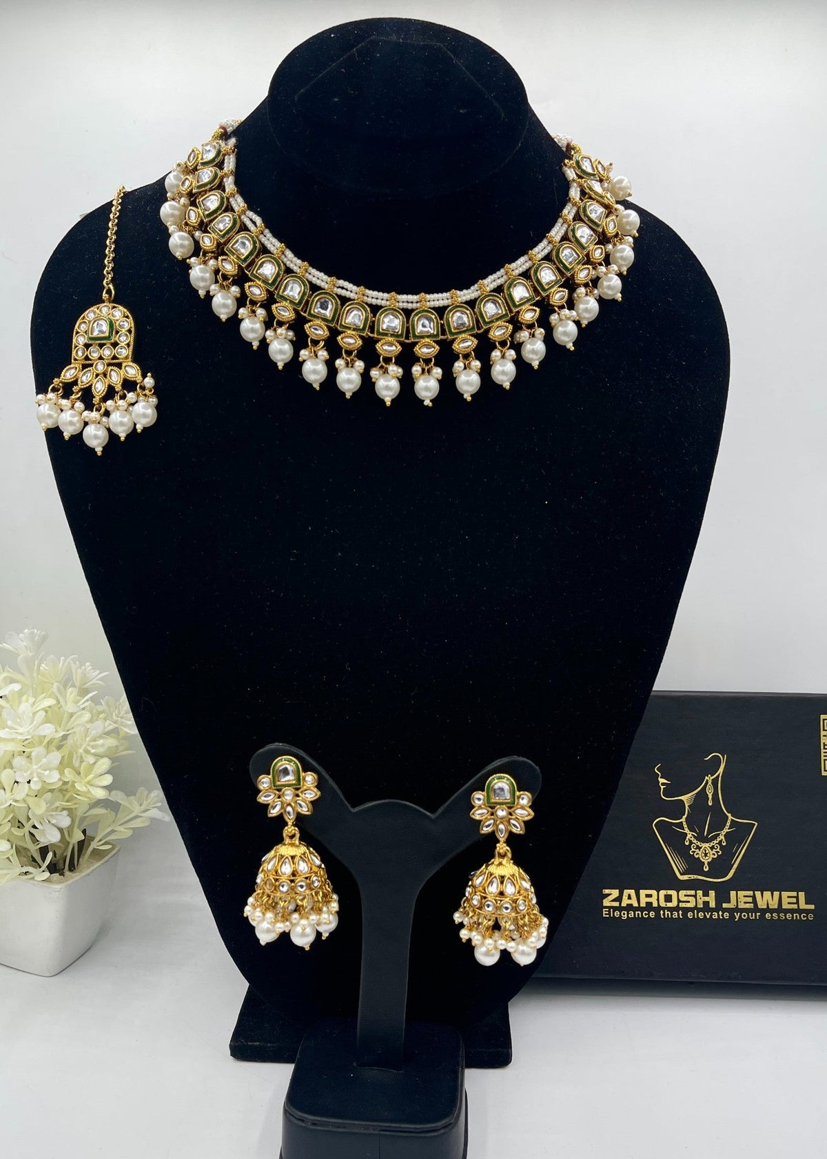 Shop the Shahi Kundan Necklace Set from Zarosh Jewel
