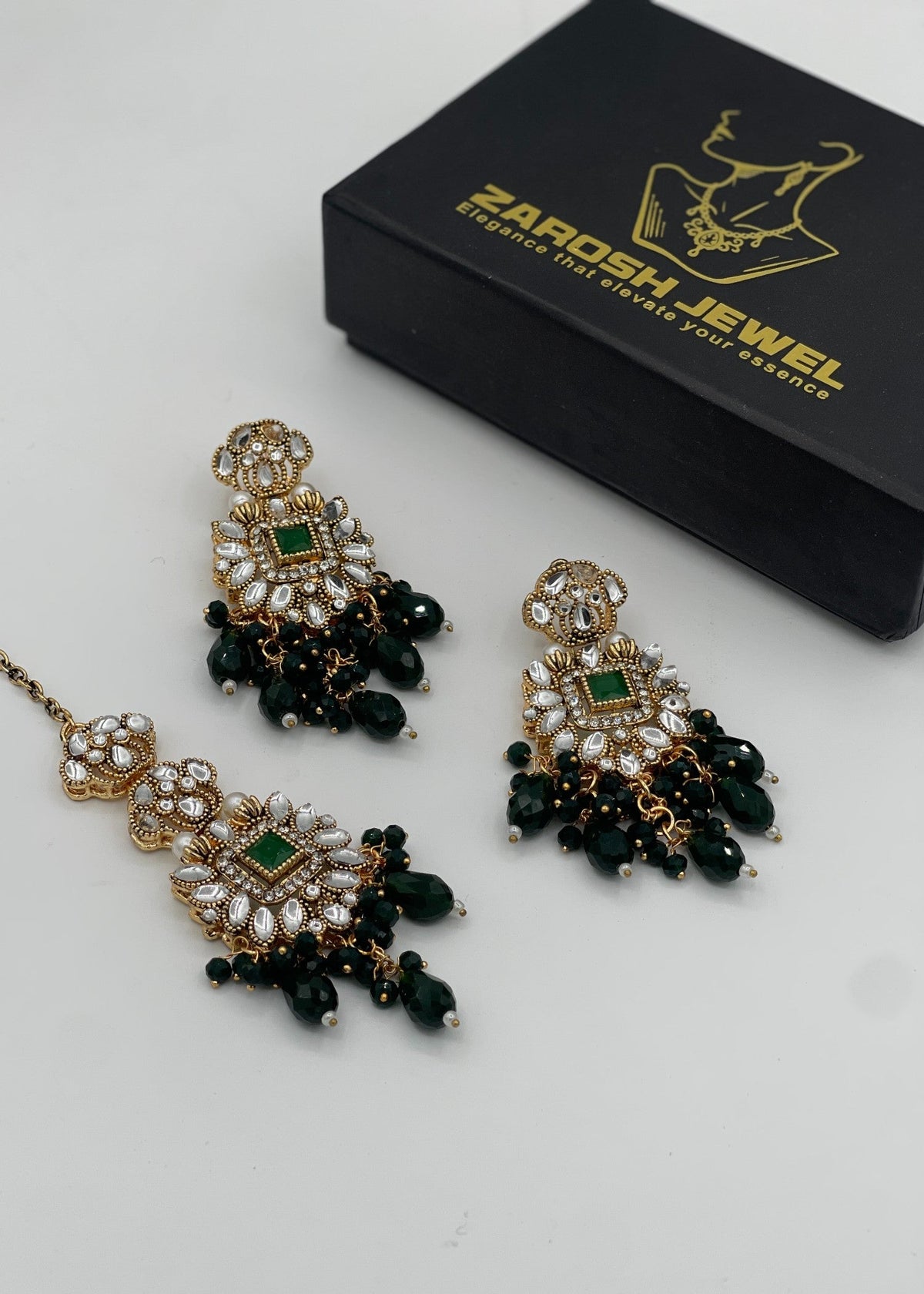 Shop the Shehzadi Kundan Earring & Tikka from Zarosh Jewel