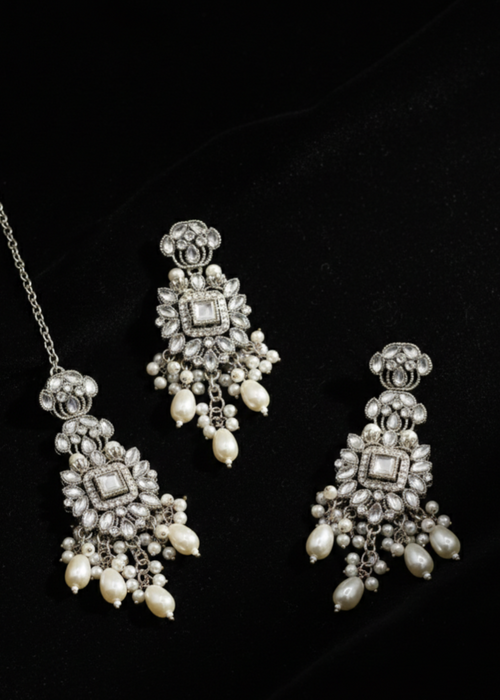 Shop the Shehzadi Kundan Earring & Tikka from Zarosh Jewel