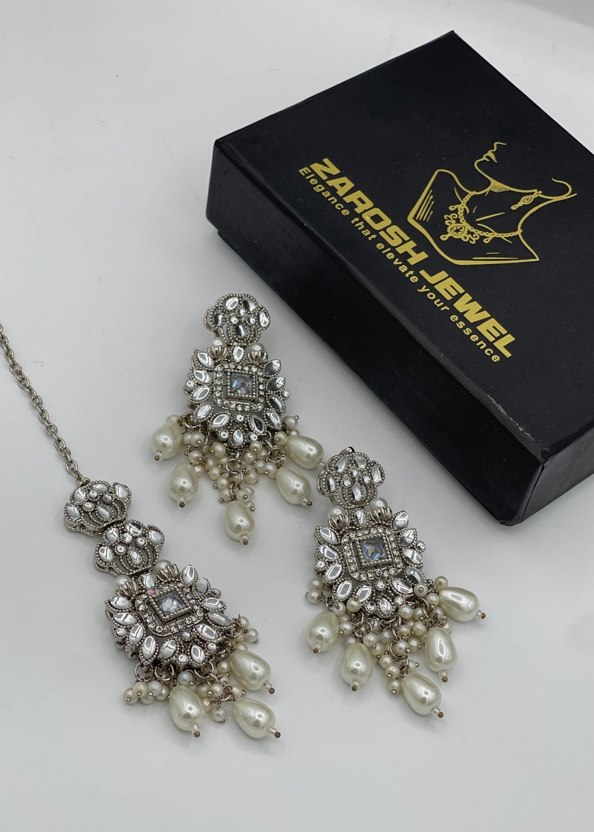 Shop the Shehzadi Kundan Earring & Tikka from Zarosh Jewel