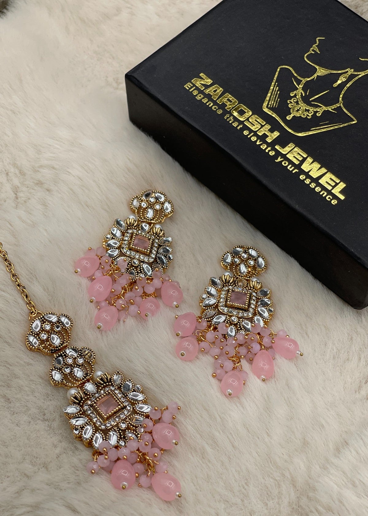 Shop the Shehzadi Kundan Earring & Tikka from Zarosh Jewel