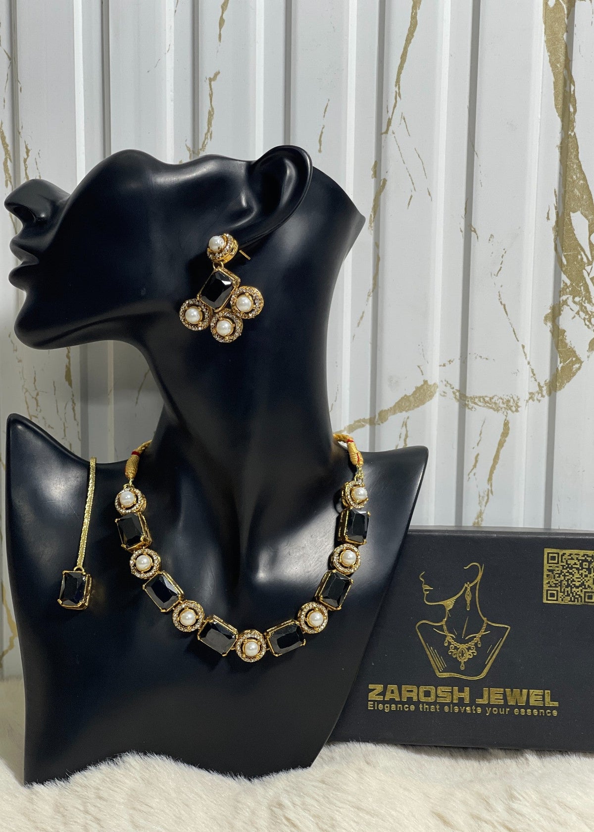 Shop the Sia Necklace Set from Zarosh Jewel