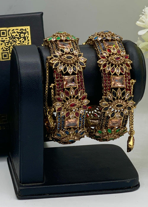 Shop the Soha Openable Bangle Set from Zarosh Jewel
