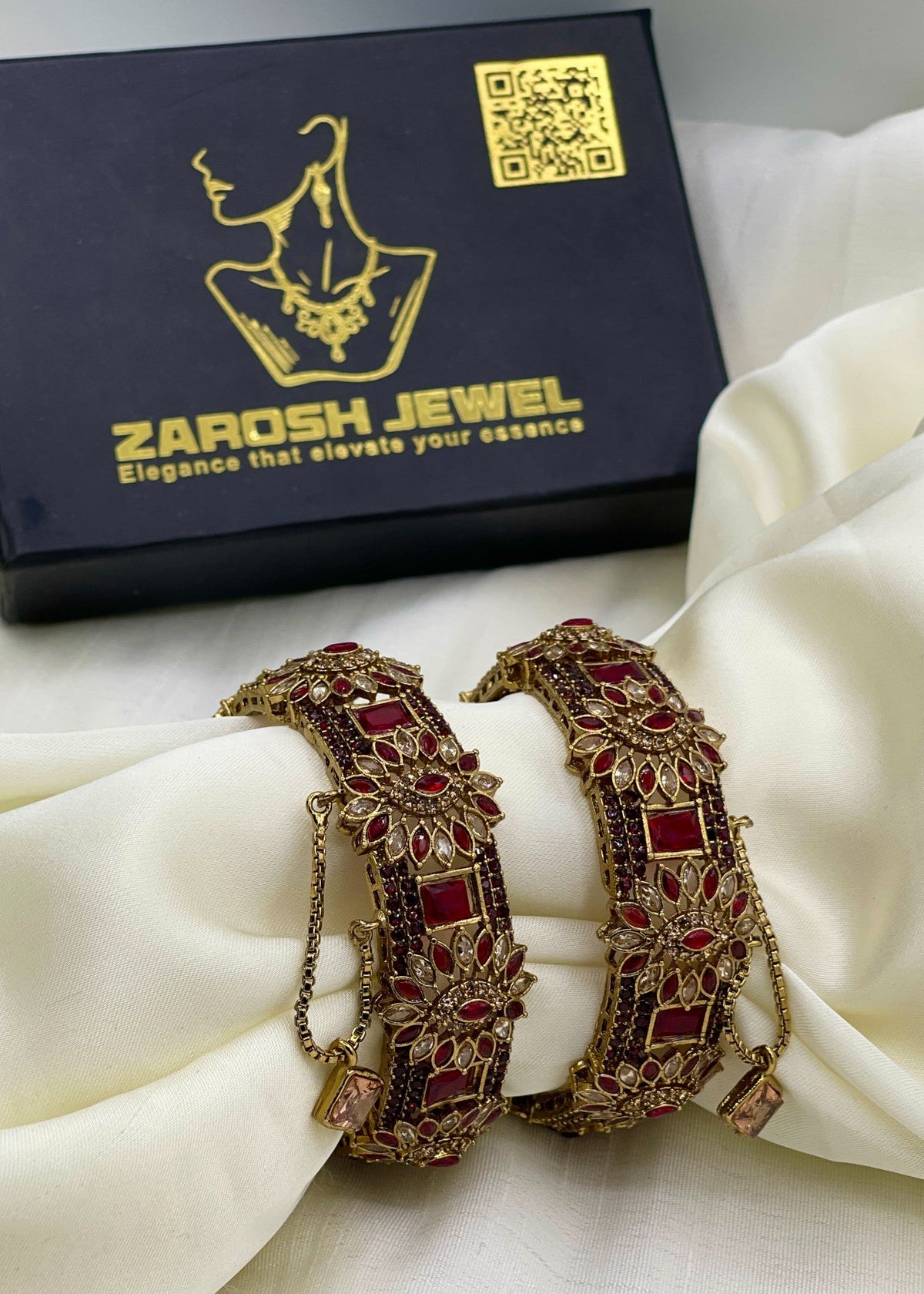 Shop the Soha Openable Bangle Set from Zarosh Jewel