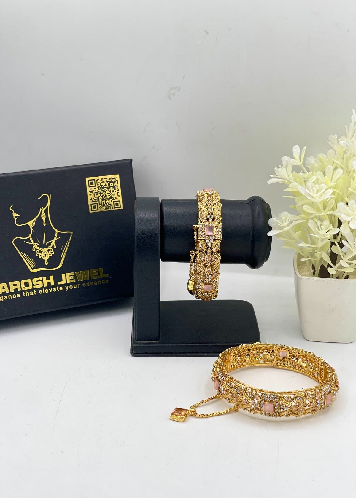 Shop the Soni Openable Bangle Set from Zarosh Jewel