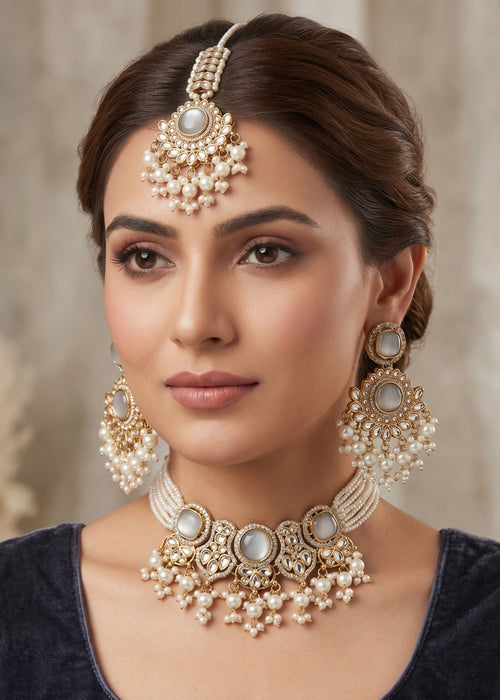 Shop the Sultan Kundan Choker Set from Zarosh Jewel