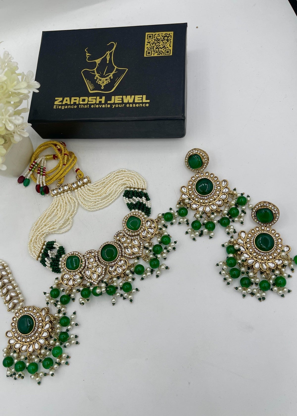 Shop the Sultan Kundan Choker Set from Zarosh Jewel
