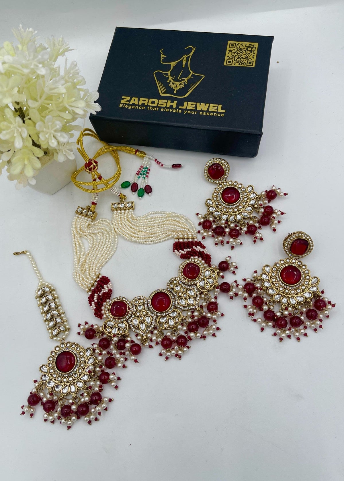 Shop the Sultan Kundan Choker Set from Zarosh Jewel