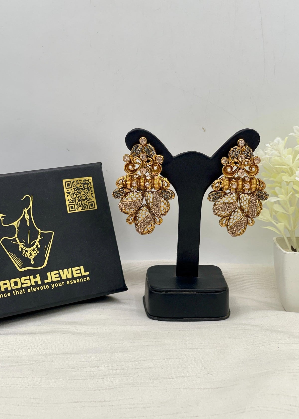 Shop the Sultana Elegent Earring from Zarosh Jewel