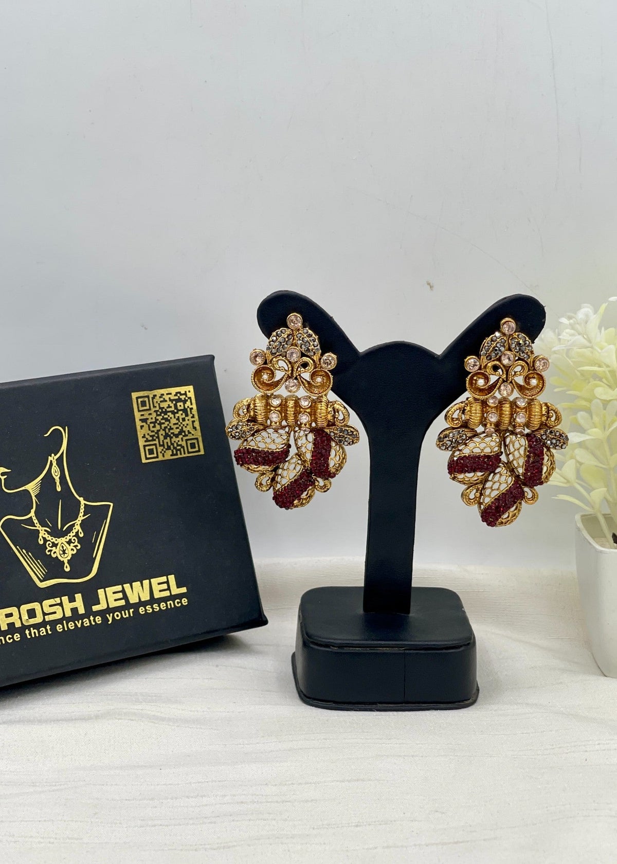 Shop the Sultana Elegent Earring from Zarosh Jewel