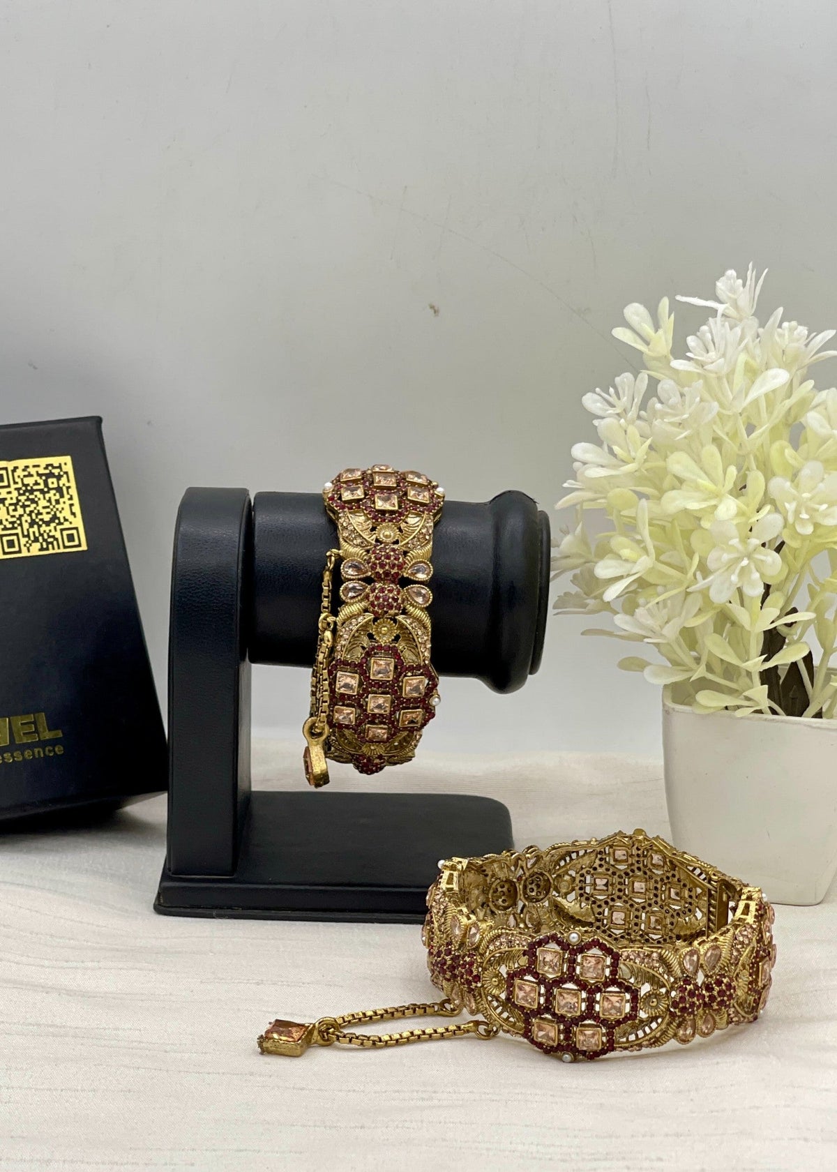 Shop the Sundas Premium Bangle from Zarosh Jewel