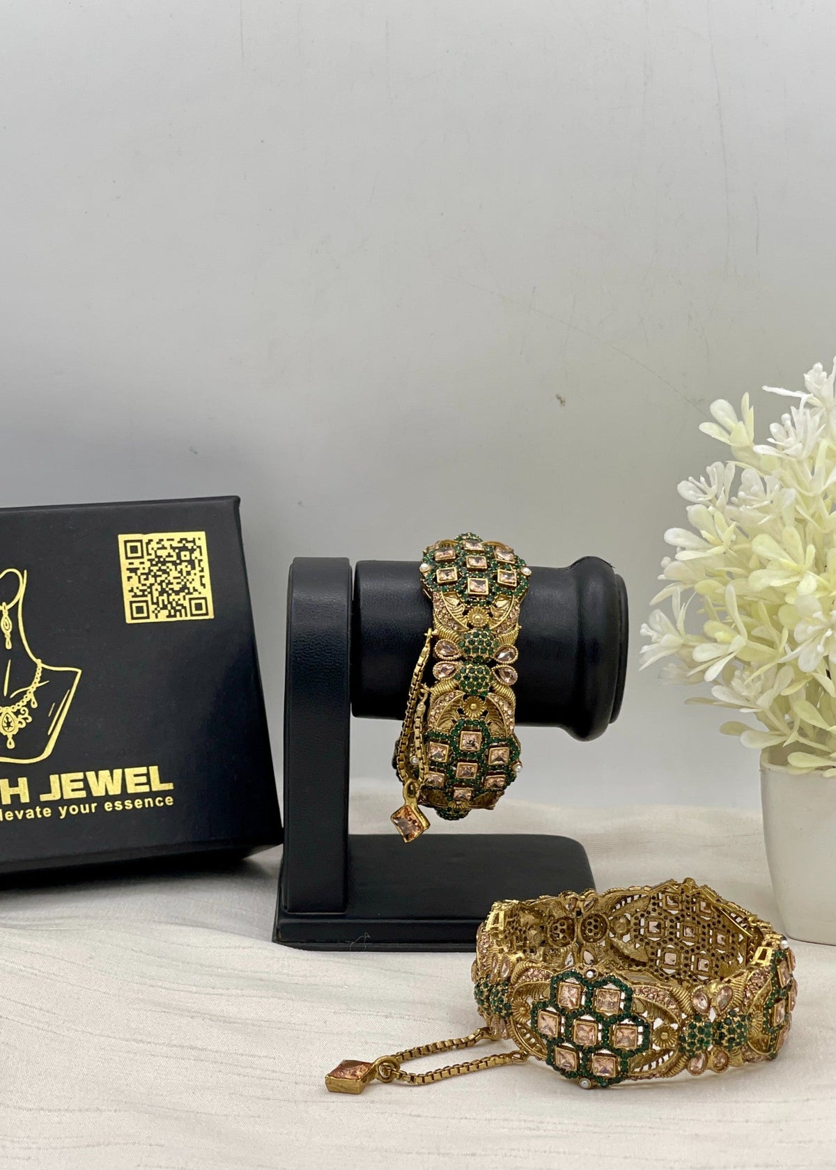 Shop the Sundas Premium Bangle from Zarosh Jewel