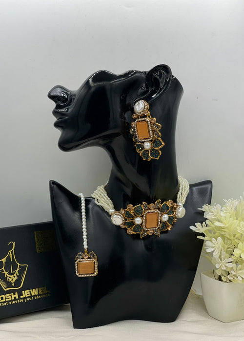 Shop the Tabassum Choker Set from Zarosh Jewel