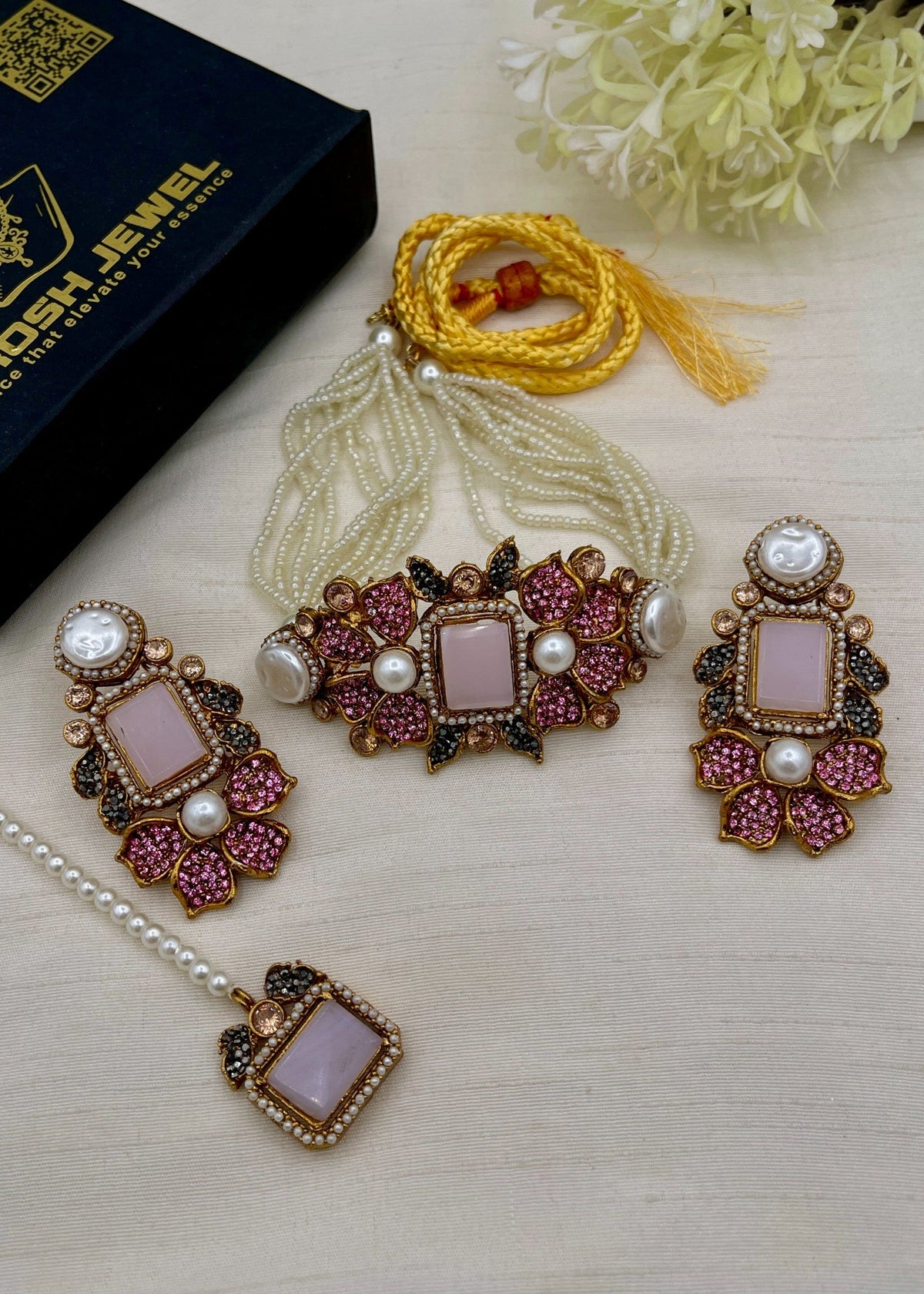 Shop the Tabassum Choker Set from Zarosh Jewel