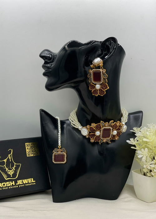 Shop the Tabassum Choker Set from Zarosh Jewel
