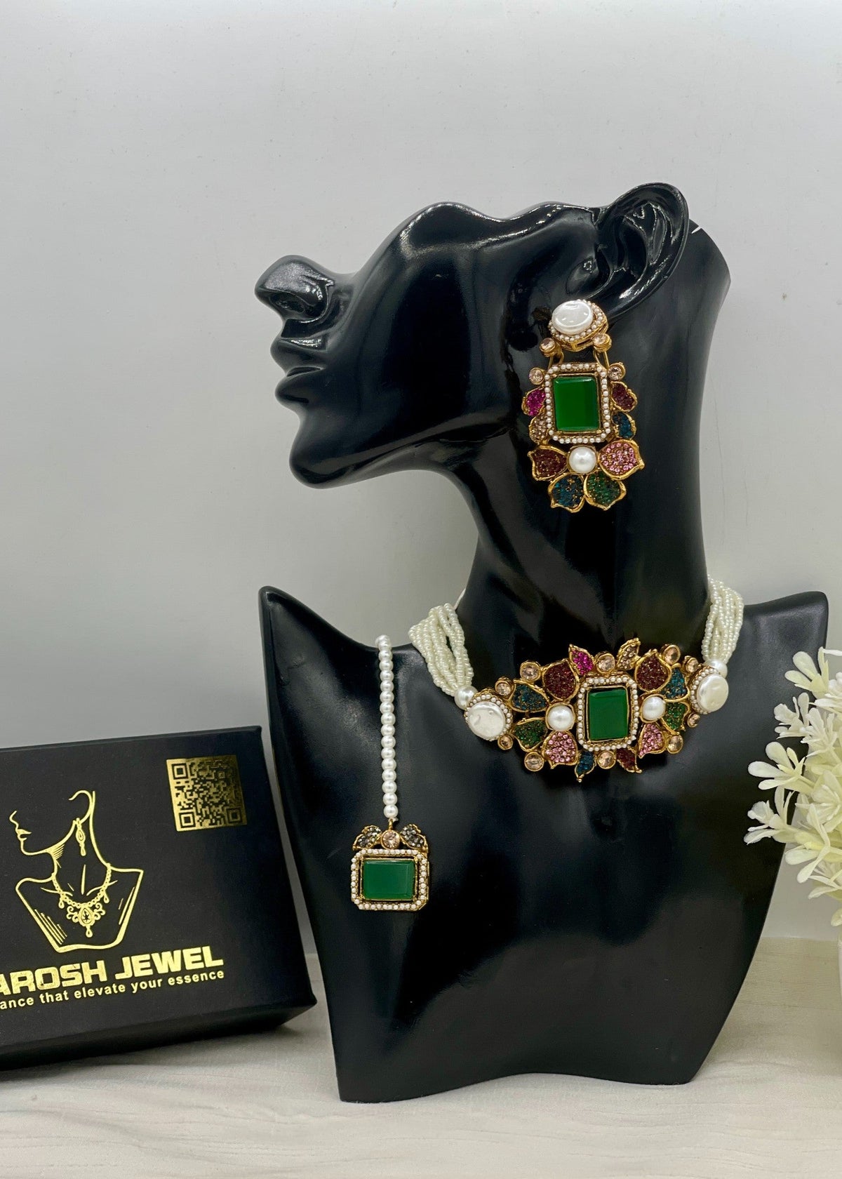 Shop the Tabassum Choker Set from Zarosh Jewel