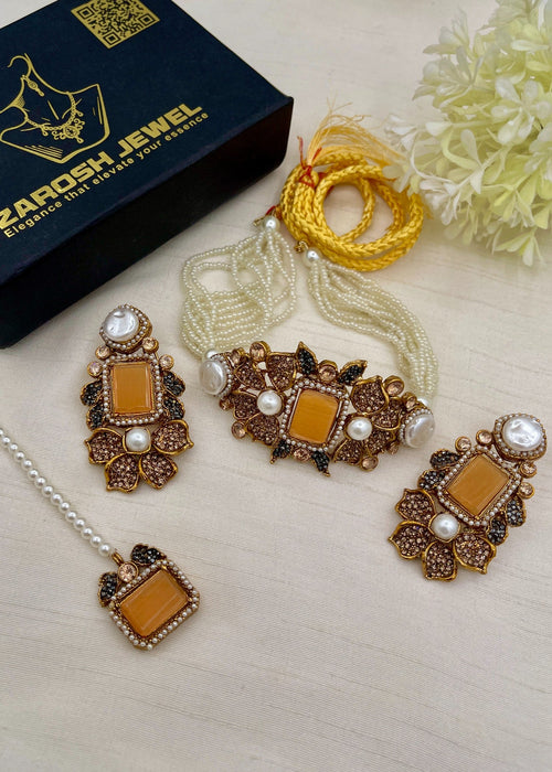 Shop the Tabassum Choker Set from Zarosh Jewel