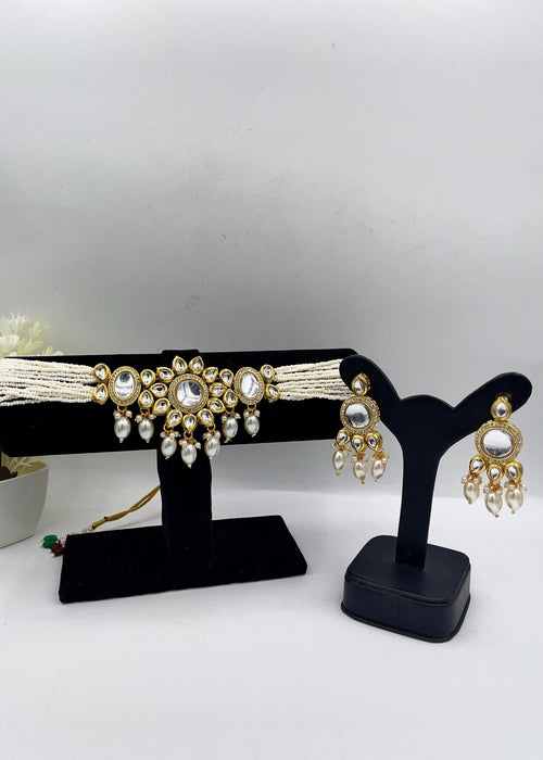 Shop the The Circular Kundan Choker Set from Zarosh Jewel