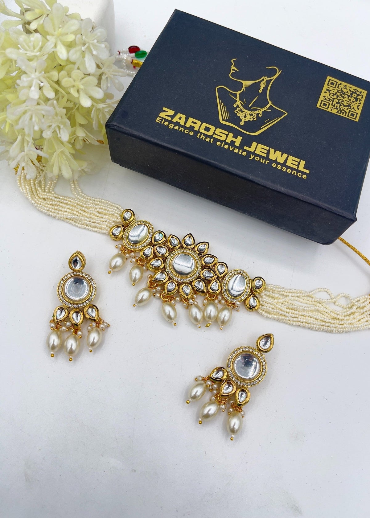 Shop the The Circular Kundan Choker Set from Zarosh Jewel