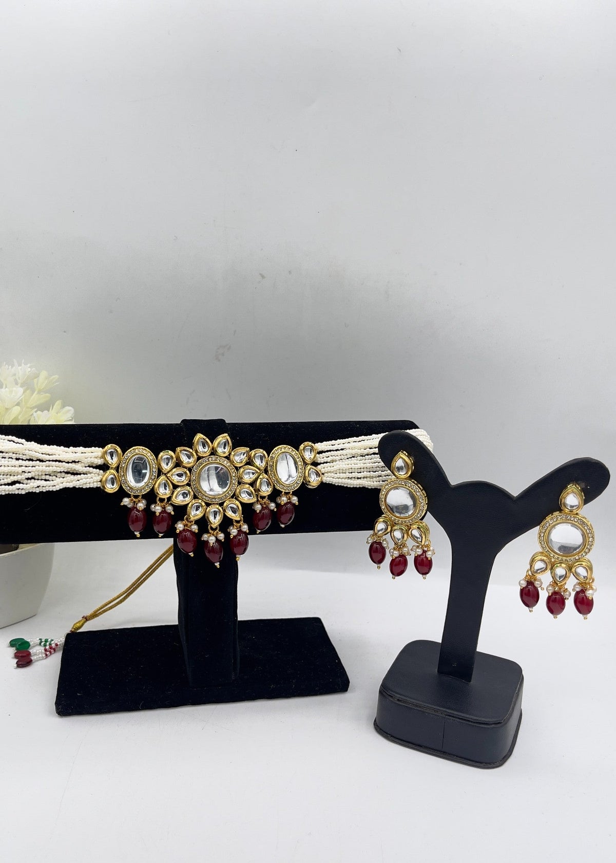 Shop the The Circular Kundan Choker Set from Zarosh Jewel