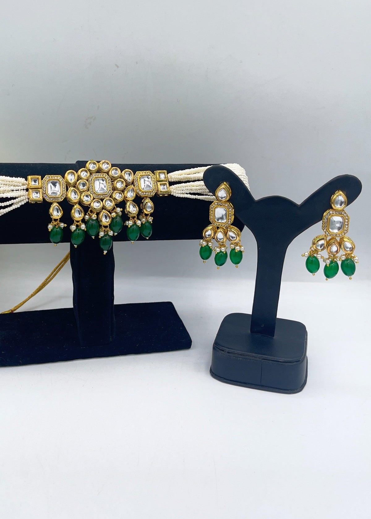Shop the The Empress Kundan Cut Choker Set from Zarosh Jewel