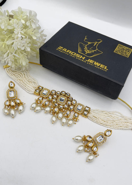 Shop the The Empress Kundan Cut Choker Set from Zarosh Jewel