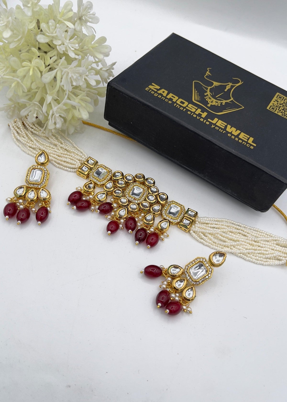 Shop the The Empress Kundan Cut Choker Set from Zarosh Jewel