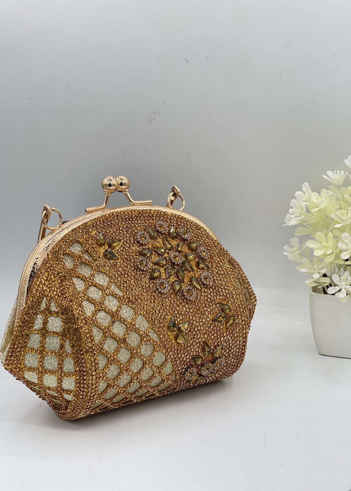 Shop the Urwa Luxury Clutch from Zarosh Jewel