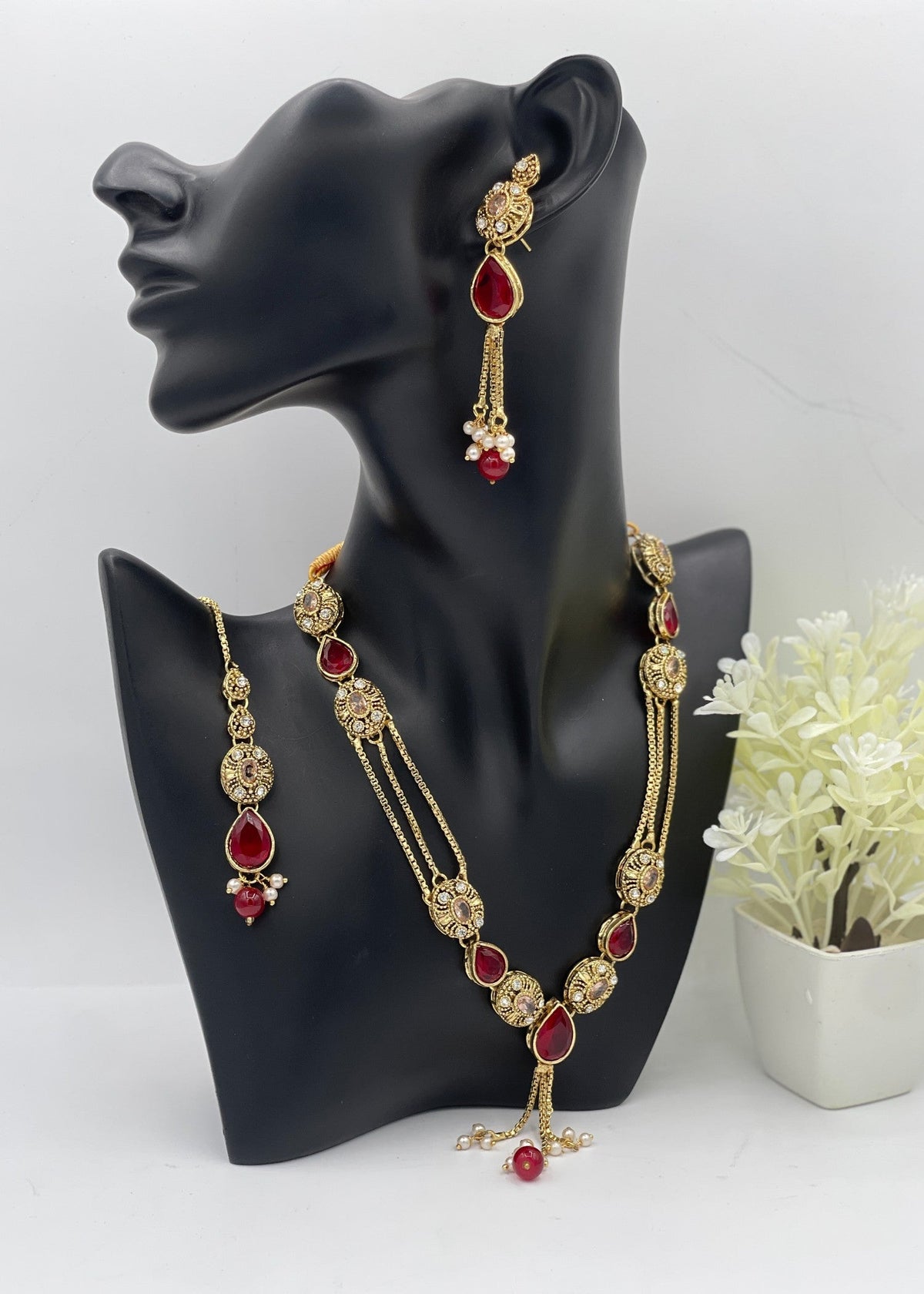 Shop the Velora Majesty Necklace Set from Zarosh Jewel