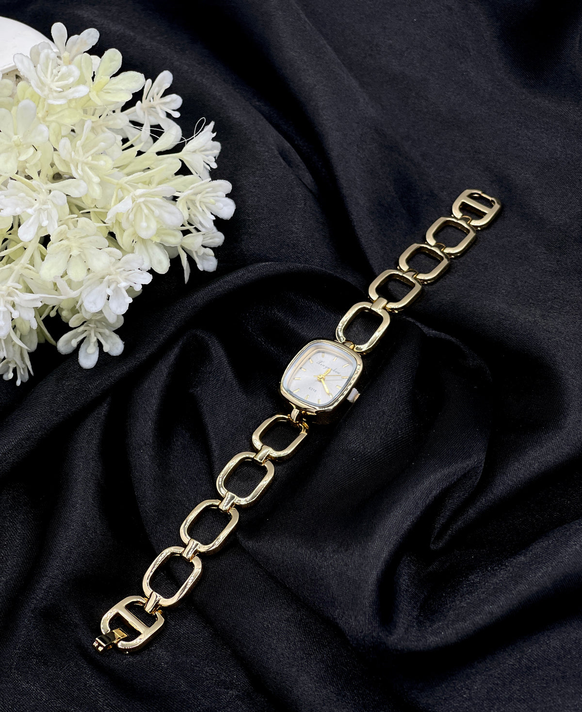 Shop the Women Watch - 0028 from Zarosh Jewel