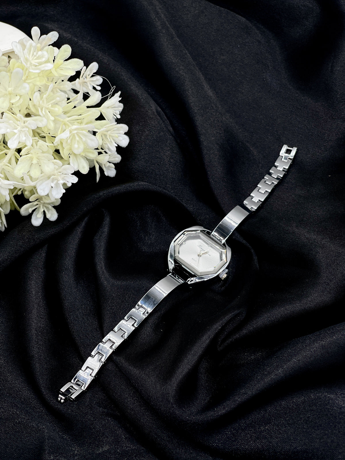 Shop the Women Watch - 0031 from Zarosh Jewel