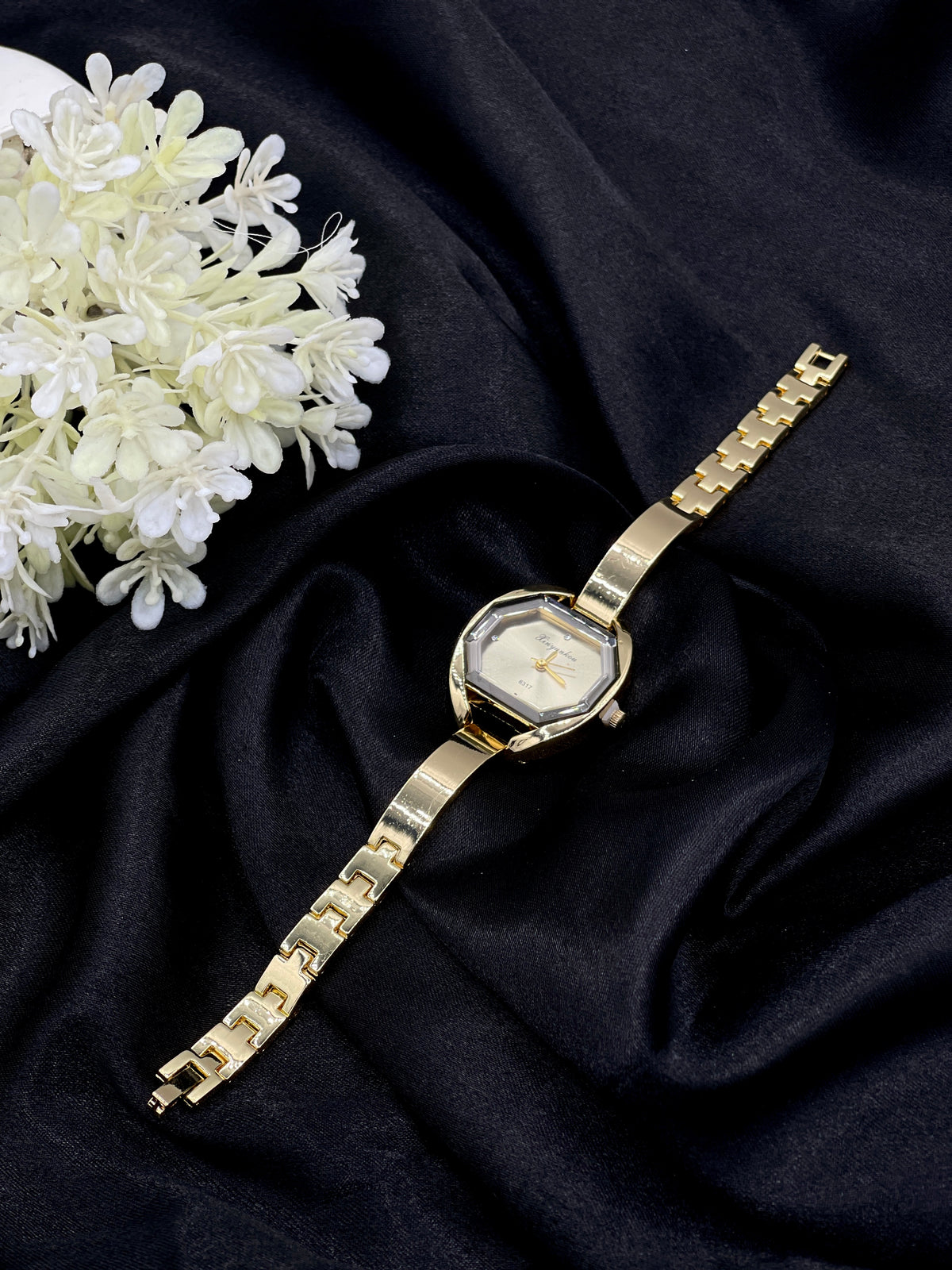 Shop the Women Watch - 0031 from Zarosh Jewel