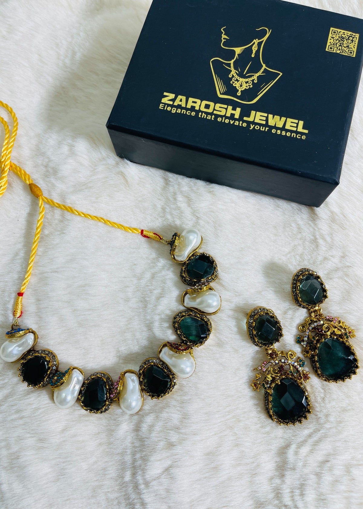 Shop the Zafira Luxe Pearl Choker Set from Zarosh Jewel